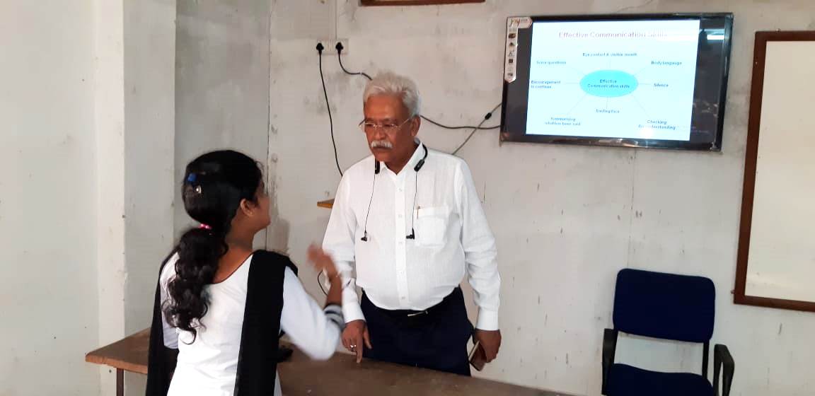 ASMACS ITI CHAIRMAN SIR INTERACTING WITH TEACHER IN VIDEO CLASS